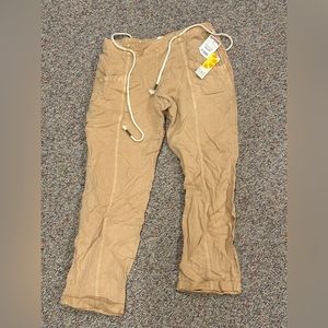 Women’s size medium tan pants